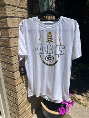Nike White Packers Graphic Tee with Green and Gold Logo